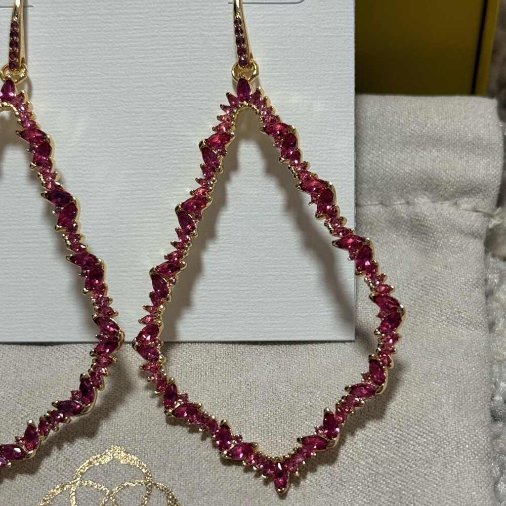 NWT Kendra Scott Sophee Gold Crystal Open Frame
Earrings in Pink Crystal - Picture 3 of 6